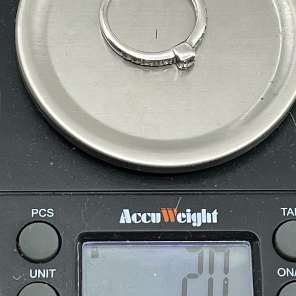 Vintage 925 FAS Sterling Silver Ring Size 7 CZ Solitaire & Channel Accents - Picture 17 of 17